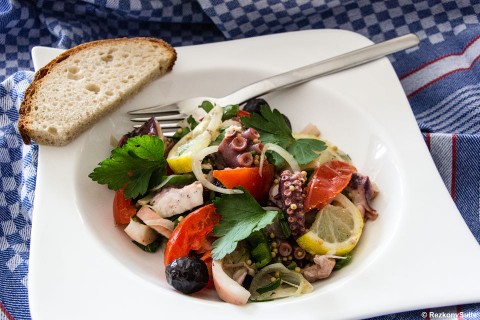 Salat vom Oktopus und Kalmare