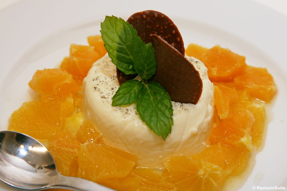 Weihnachtsessen 2011 – Dessert: Panna Cotta mit Orangen | RezkonvSuite